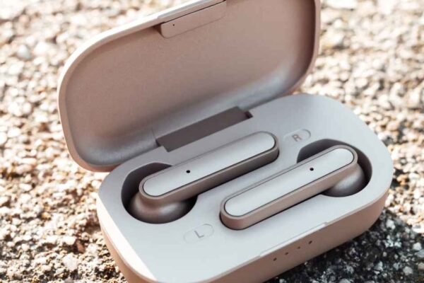 AI translation earbuds real time