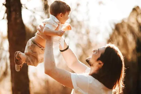 Father-Figure Images Strengthen Family-Centered Campaigns