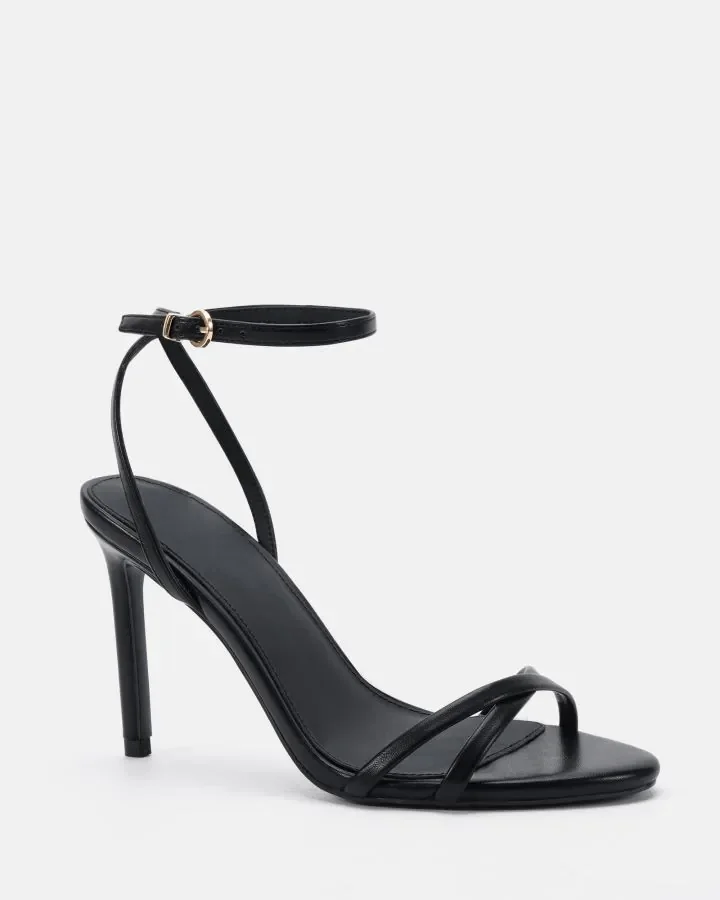 How a Good Pair of Heels Boosts Your Confidence